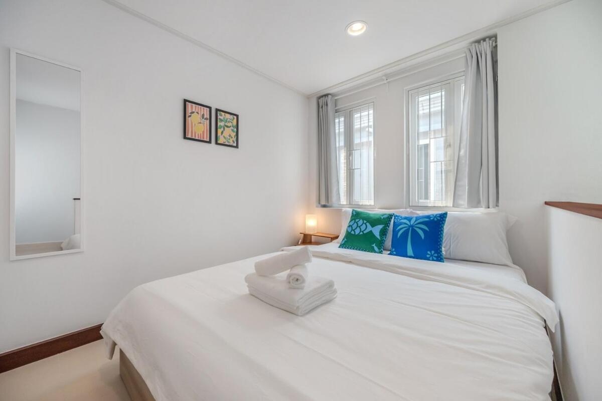 Moondance House Chinatown Biệt thự
